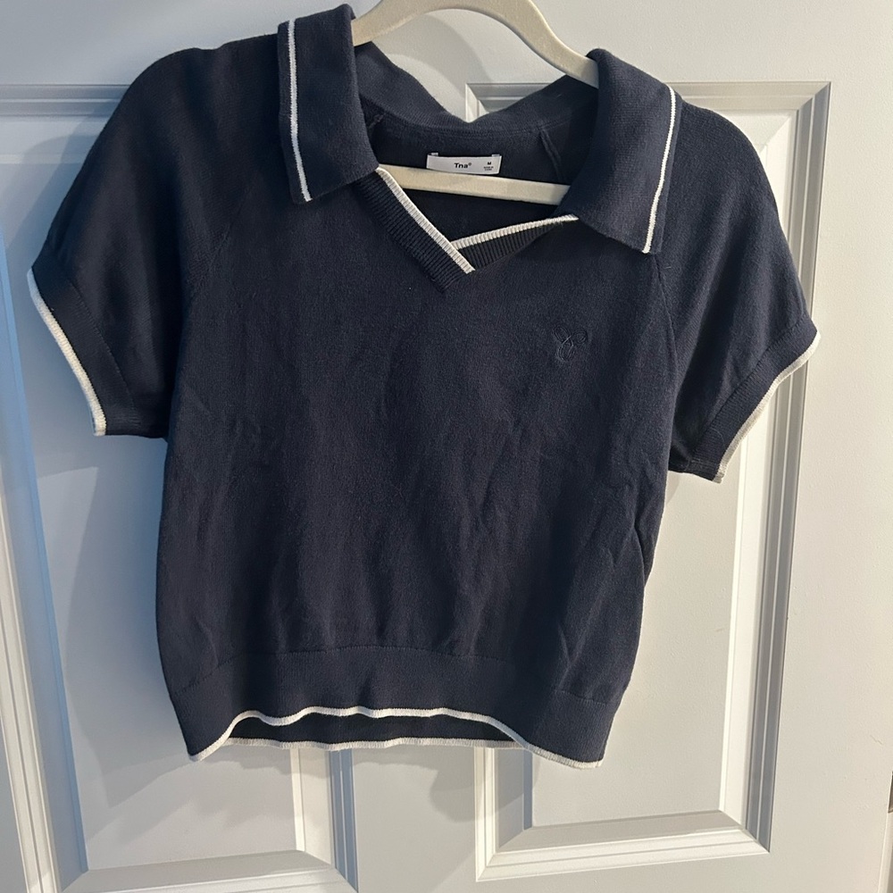 Aritzia TNA cropped short sleeve polo sweater